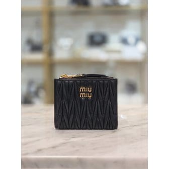 미우미우 [시흥점] 여성 마테라쎄 스몰 반지갑 5ML024-AFPP-F0002