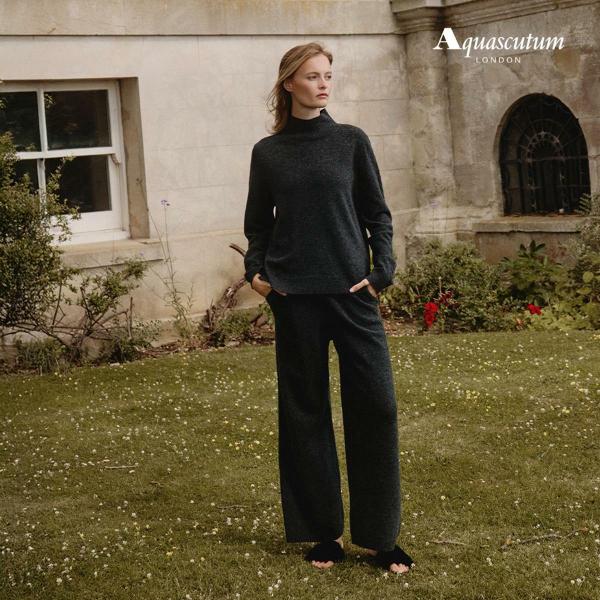 [26년새해특가]아쿠아스큐텀 울캐시미어 케이블 니트팬츠