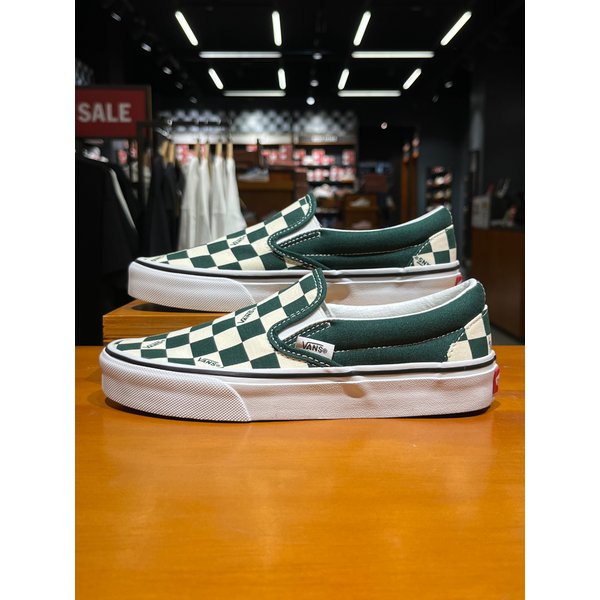 [시흥점] 남녀공용 스니커즈 클래식 체커보드 슬립온 (그린)(VN000DAHEME)