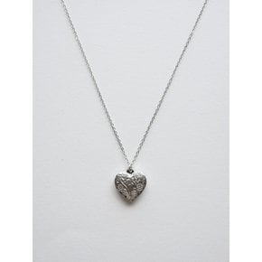 Floral pattern vintage heart long necklace