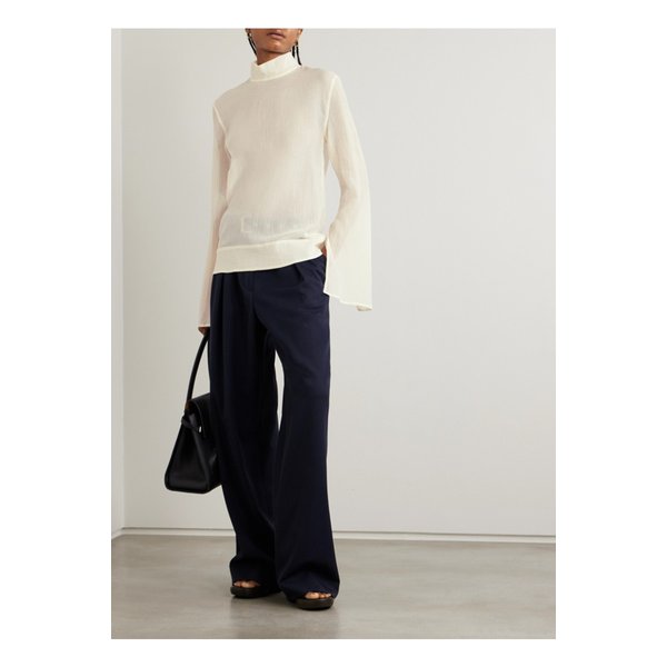 코튼 실크 혼방 크레퐁 터틀넥 블라우스 에크루 46376663162854852