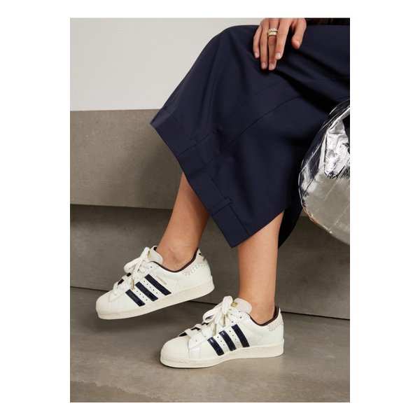 웨일스 보너 슈퍼스타 크로커다일 이펙트 가죽 스니커즈 오프 화이트 1647597341174286