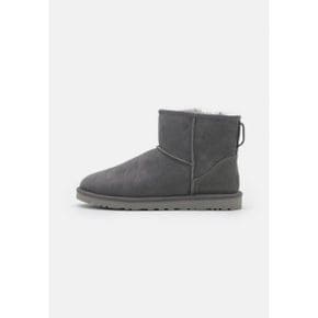 4174986 UGG CLASSIC MINI - Classic ankle boots dark grey