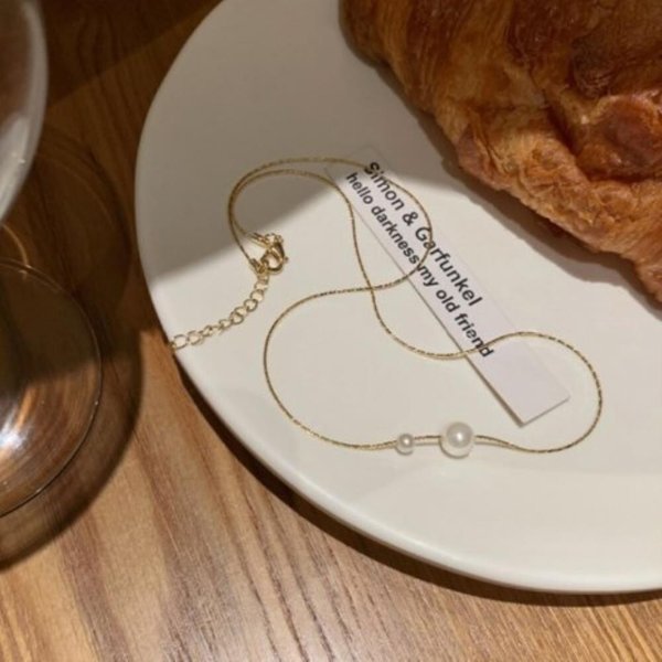 [옷자락] 여자 데일리 미니멀 진주 포인트 골드 체인 목걸이