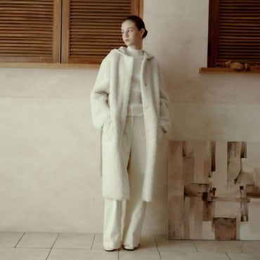 뮤제 NU MOUTON Shearing Reversible LONG Mustang Coat_Ecru Ivory