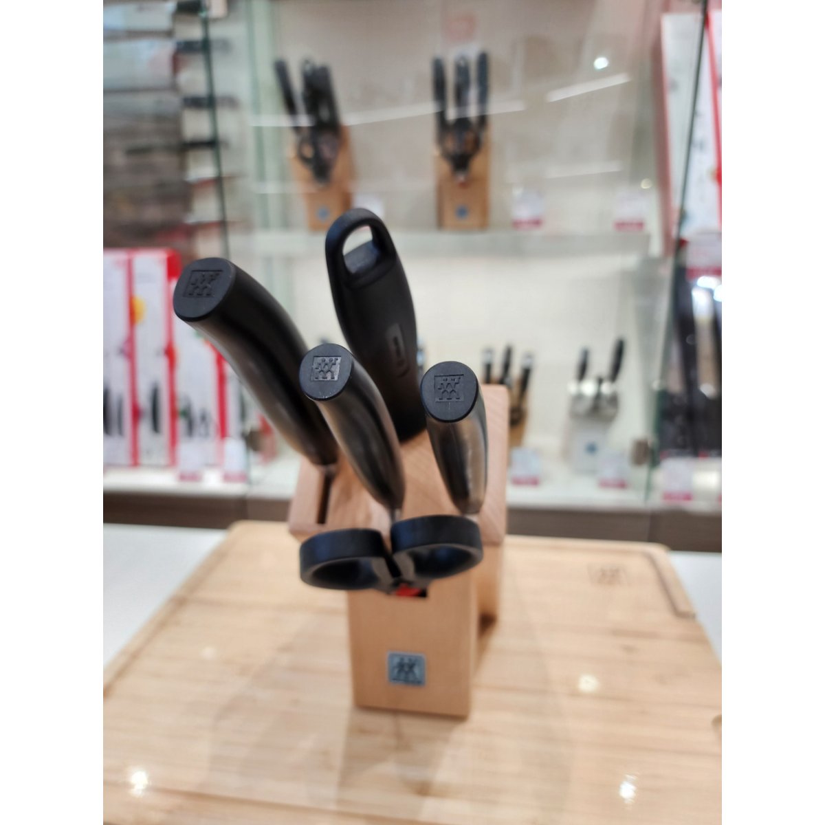 확대된 대표 .