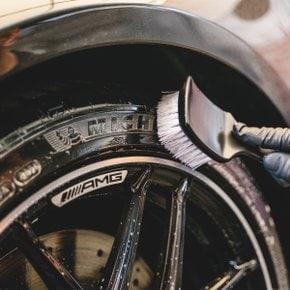매니악 휠앤타이어 클리너 1L 대용량 희석제품 타이어 갈변 휠 분진 세정