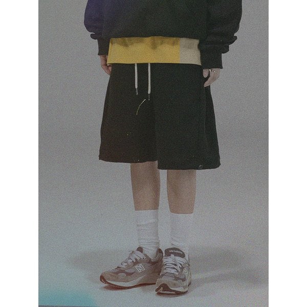 SNAP BERMUDA PANTS - BLACK