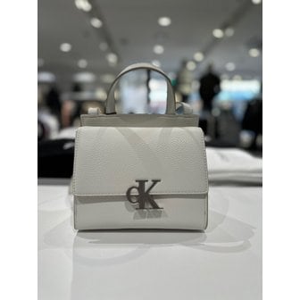 Calvin Klein [여주점] CKJ 여성 스퀘어 플랩 크로스백 (40W0646-105)