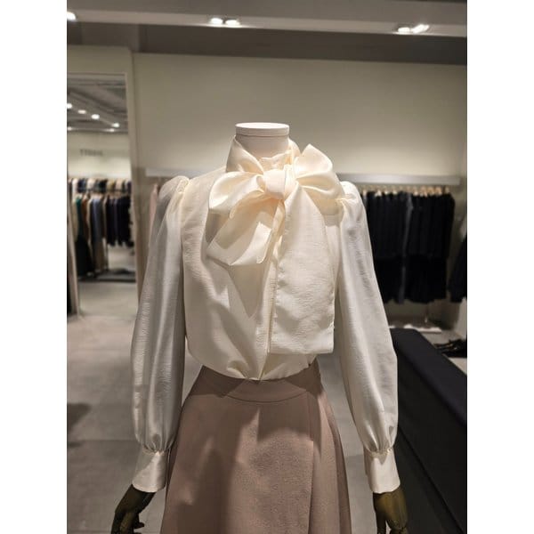[파주점] 로맨틱 볼륨 타이 블라우스 JR3A0BL019