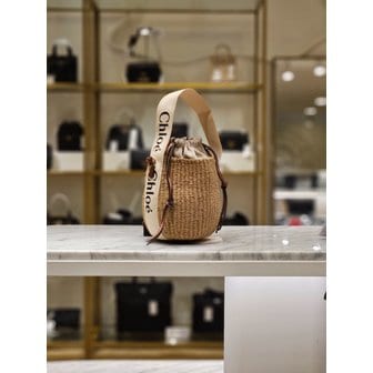 끌로에 [시흥점] 여성 우디 스몰 버킷백 CHC22SS381-G55-101