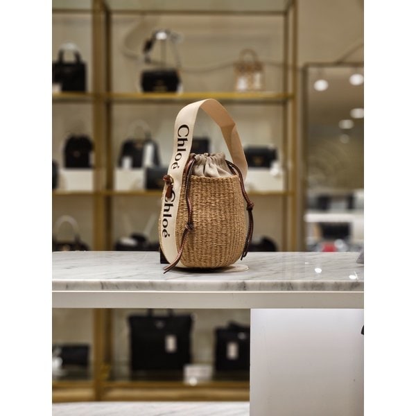 [시흥점] 여성 우디 스몰 버킷백 CHC22SS381-G55-101