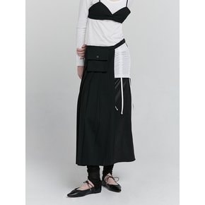 POCKET PLEATS WRAP SKIRT [BLACK]