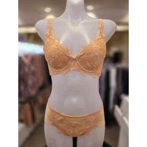 판매가119000원 VBR1491ABCDVPT1491H입체감이 돋보이는 케미컬레이스 브래지어팬티세트