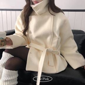 / 쿠넨 하이넥 스트랩 더블 하프 모 숏 코트