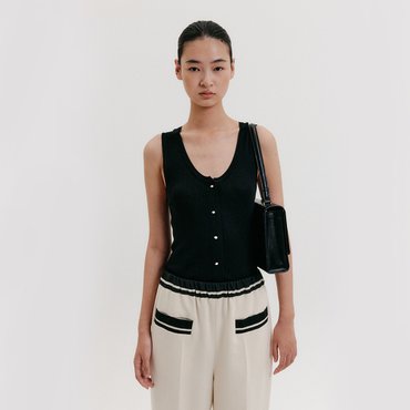 EENK Round Neck Knit Vest - Black