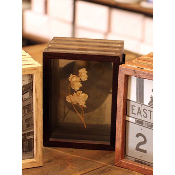 펼쳐지는 4칸 프레임 액자