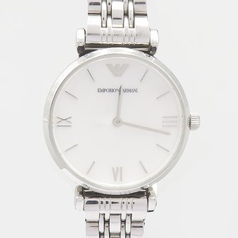 2. 조르지오아르마니..