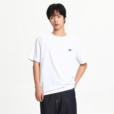 뉴발란스 남여공용 에센셜 스몰로고 반팔티 (STANDARD FIT) (NBNEF21403)