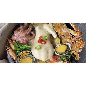 푸짐한 통영 푸짐한 해신탕 2인분(닭/약초팩/전복/새우)