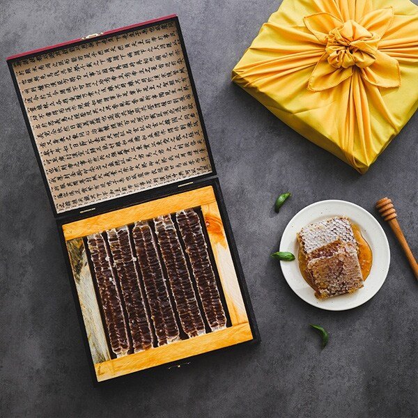 국내산 토종방식 꿀 벌집꿀1.8kg (고가구포장)