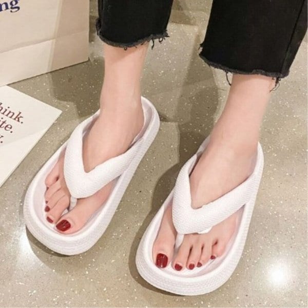 [옷자락] 여성용 블랙 화이트 키높이 쿠션 샌들 쪼리