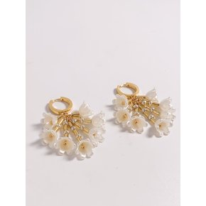 화이트부케 이어링 White Bouquet Earrings