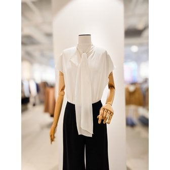 아이잗컬렉션 [파주점] [더아이잗컬렉션]드레이프 타이 브이넥 블라우스 CS4B0BL611