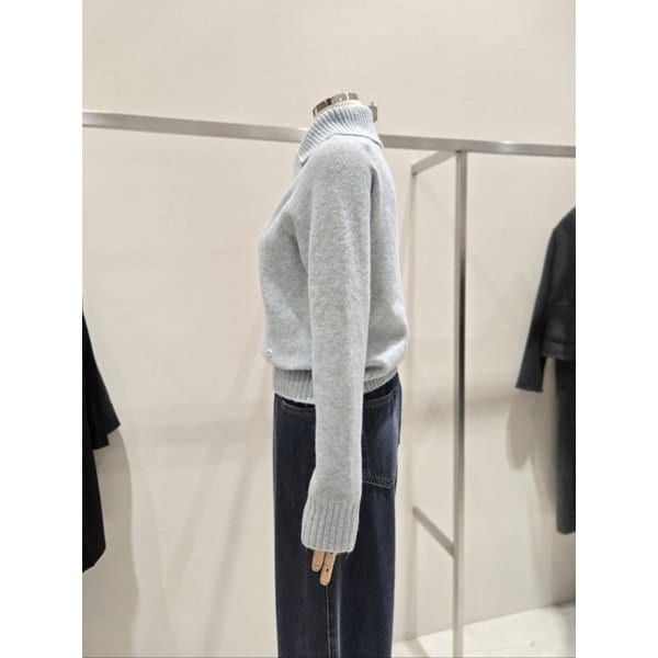 [부산점] 단추 하이넥 니트 (NJK5WPB24)
