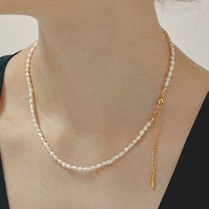 Hei [우즈(조승연), 강혜원, 우주소녀 루다&설아, 송강 착용] essential oval pearl necklace