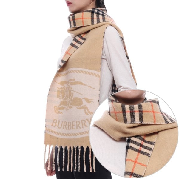 [부산점] 25FW 여성 리버시블 나이트 스탬프 캐시미어 머플러 (8109751 SAND W 25F)
