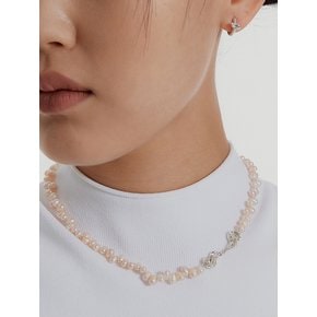 MATIERE PEARL NECKLACE