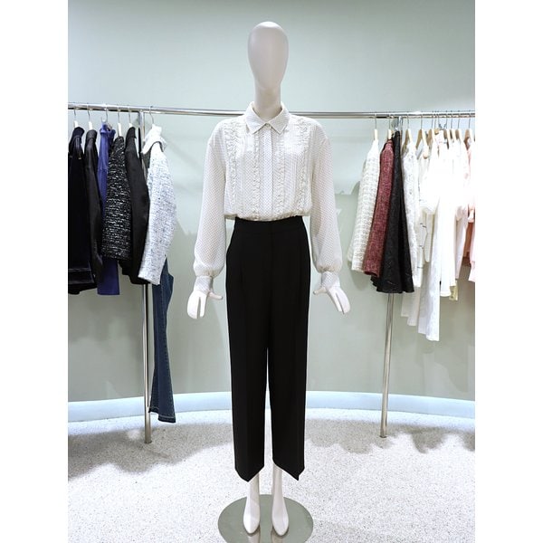 [파주점] 카라넥 도트 프릴 블라우스 L261PSC002