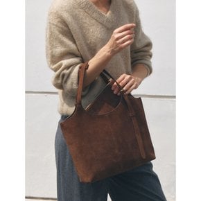 [11/8 순차배송] 90 Veneta Bag Medium Chestnut