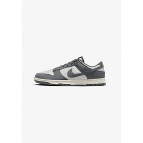 4331990 Nike DUNK LOW NEXT NATURE - Trainers iron grey coconut milk lightning photon dust