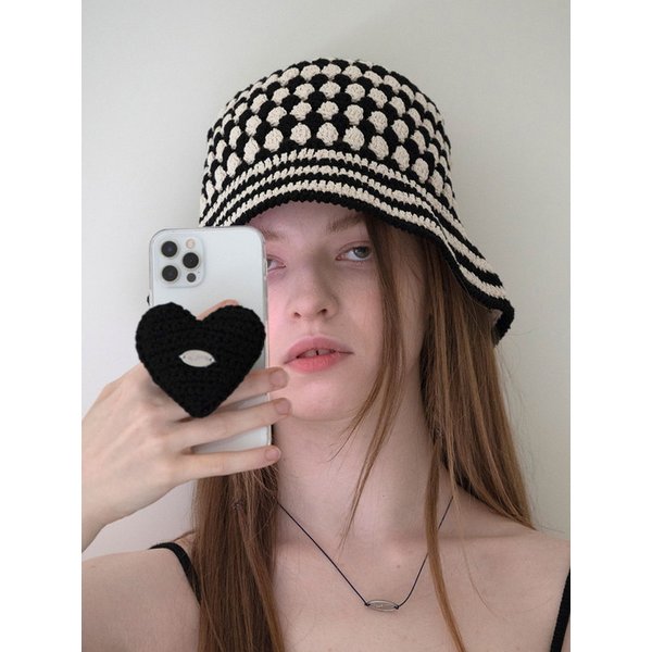 No.67 / Chubby Heart Griptok _ Black (통통 하트 크로쉐 뜨개 그립톡)