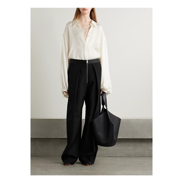 케이트 마린 플리츠 새틴 트림 크레이프 스트레이트 팬츠 1647597340050390