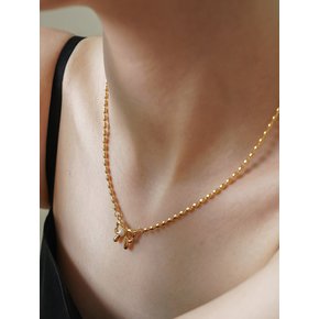 Love Knot Pearl Necklace-egg