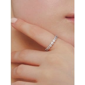 [Premium Plating] 에센스 AB(W) 라운드 베젤 테니스 반지 2.5MM 화이트 HL4R66463WB