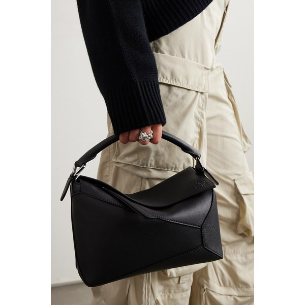 퍼즐 엣지 스몰 텍스처 가죽 숄더 백 블랙 1647597321523054