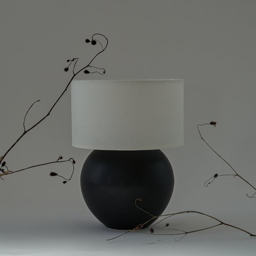 MOON JAR TABLE LAMP - deep black