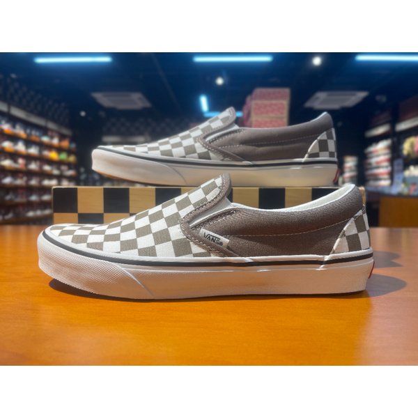 [여주점] (남여공용) 스니커즈 클래식 슬립온 COLOR THEORY CHECKERBOARD (브라운) (VN000BVZ1NU)