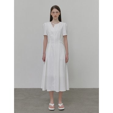 에트몽 Neck Strap Belt Dress, White