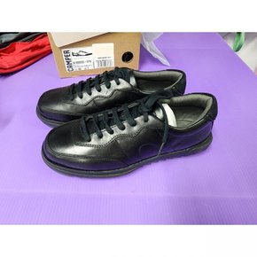 가죽 스니커즈 블랙 40싸이즈.