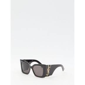 Sunglasses 736461_Y9956_1000 BLACK