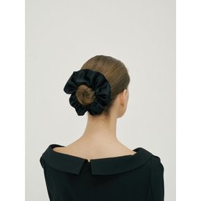 Silk Scrunchie (M) - Black