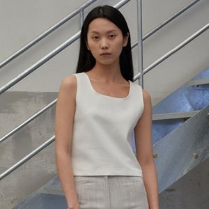 38컴온커먼 [10% 할인가 판매] FLAT SQUARE SLEEVELESS (WHITE)