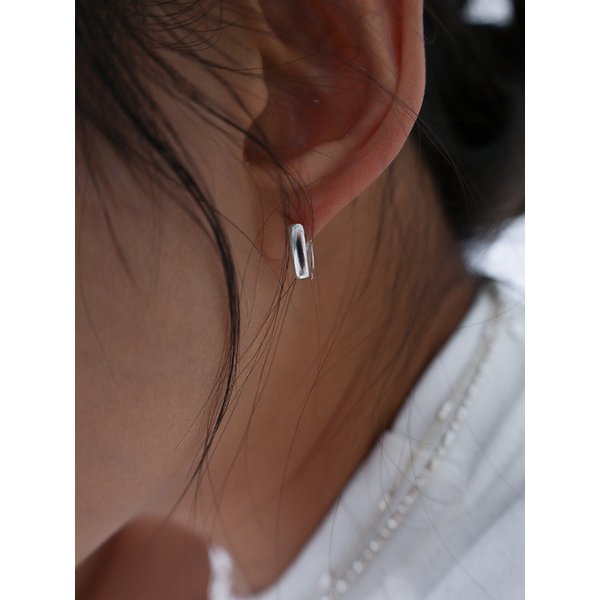 Square one-touch earrings