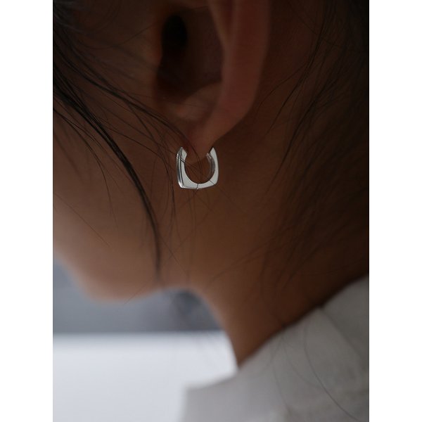 Square one-touch earrings