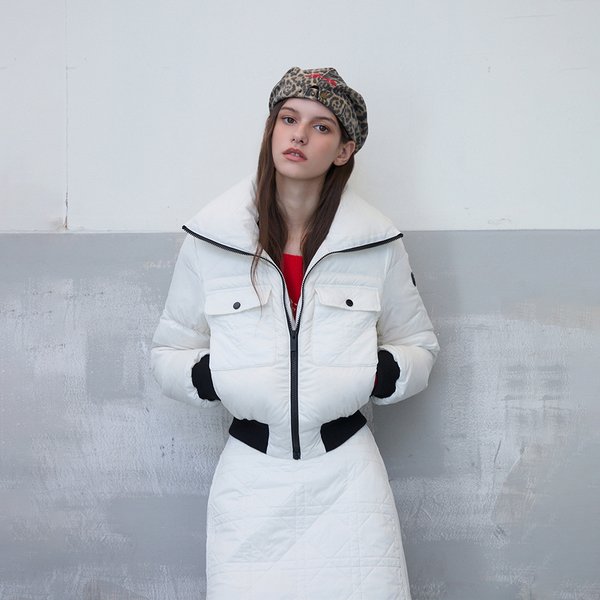 [시흥점] 여성 하이넥 중경량 구스 숏다운 (ER4TD401)